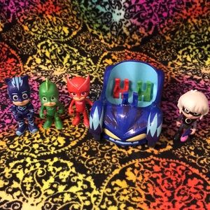 Pj Masks car and figures